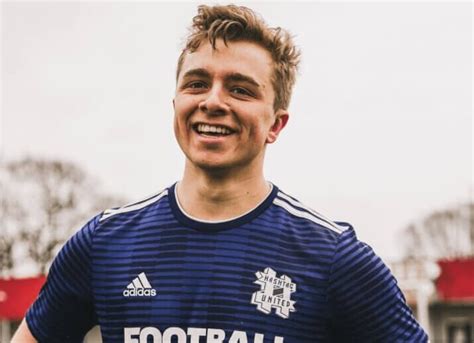 Chrismd height - Source: Instagram. ChrisMD, also known as Christopher Michael Dixon is a British YouTuber and content creator. He is known for his FIFA pack opening videos and football challenge videos. ChrisMD has an estimated net worth of USD 3.58 million. He competes against YouTubers in a series called The Ultimate Sunday League Footballer …